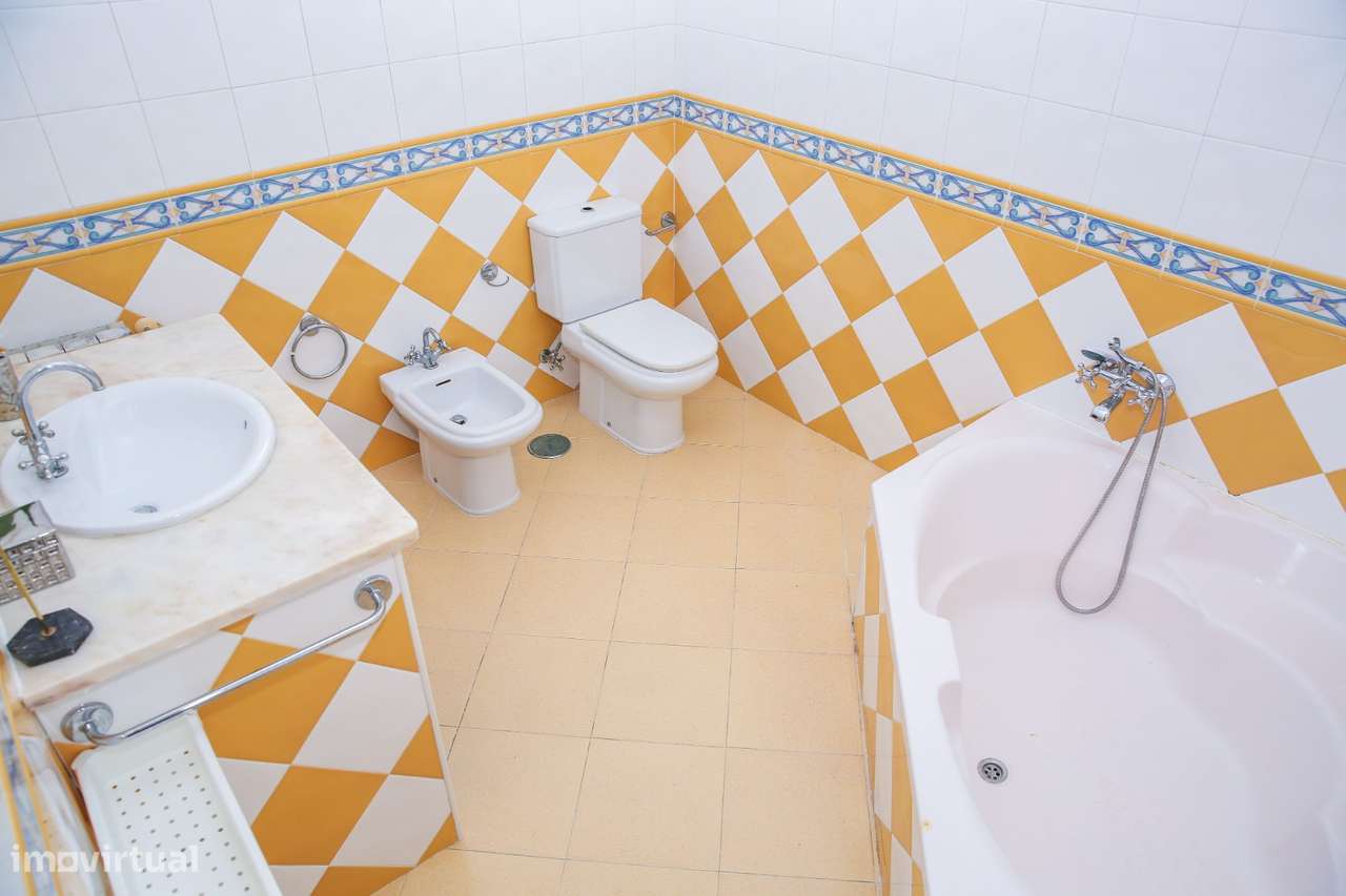 Moradia T4 isolada com logradouro de 2.200m²-27