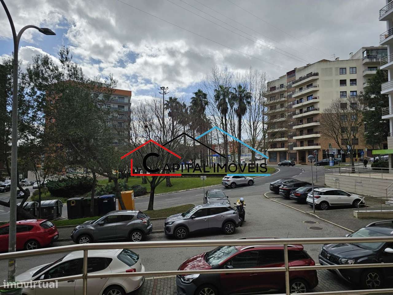 T3 com 4 Parqueamentos e Vista Desafogada-27