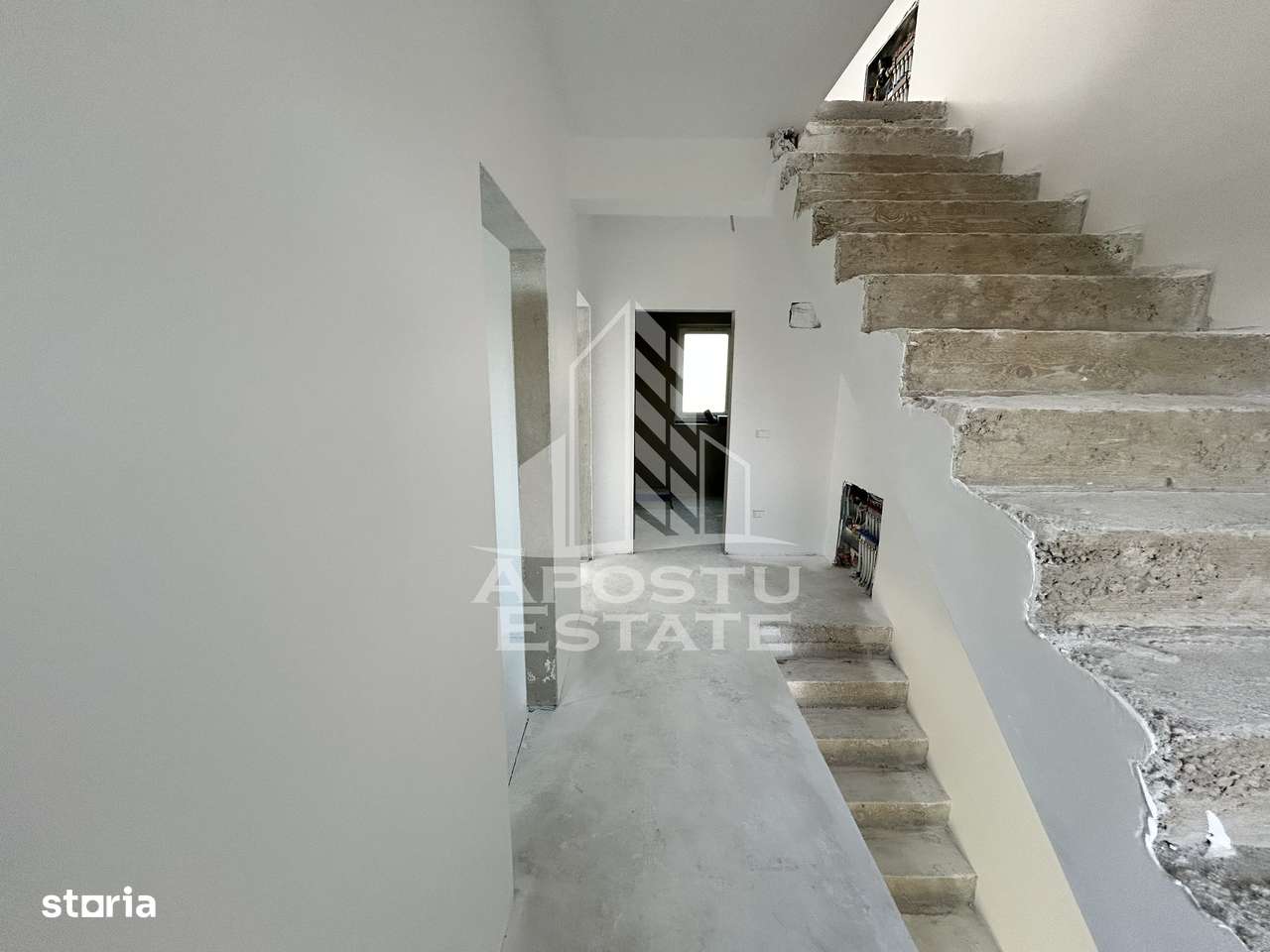 Vand apartament in triplex P+E+M, proiect deosebit, la alb, Sacalaz. - Imagine principală: 4/14