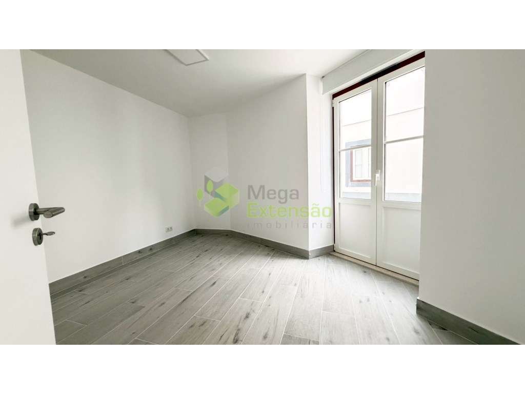 Apartamento T2, Novo, a estrear | Moderno | Centro de Torres Vedras-22