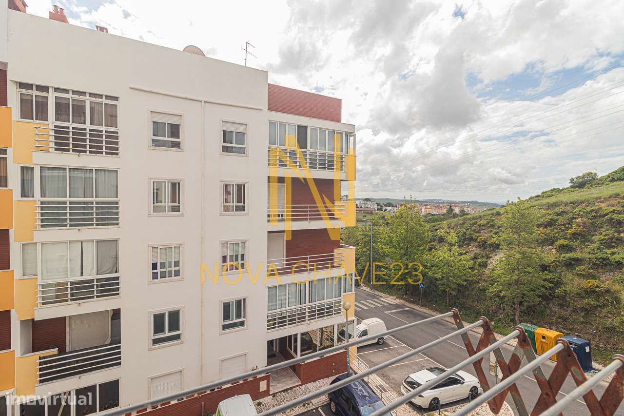 Apartamento T2 com Suíte nas Campinas Remodelado com Varanda-30