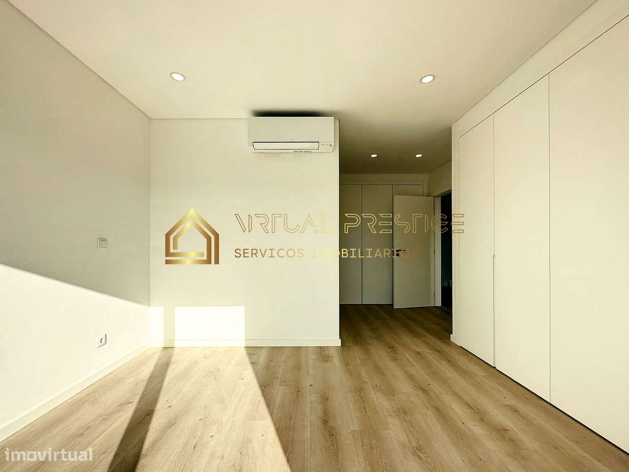 Moradia T4 nova com piscina e garagem – Charneca da Caparica-25