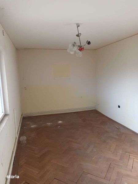 Vand apartament 4 camere - Imagine principală: 4/6