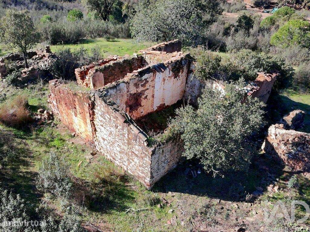 Terreno misto em São Bartolomeu de Messines - Grande imagem: 3/28