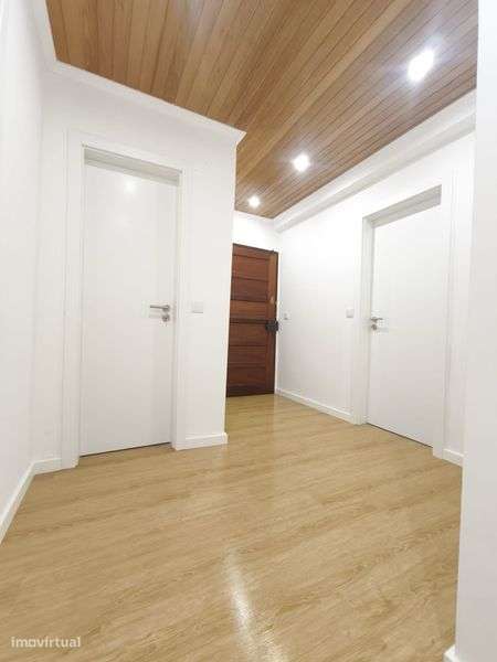 Arrendamento T2 Carregado - Grande imagem: 5/12