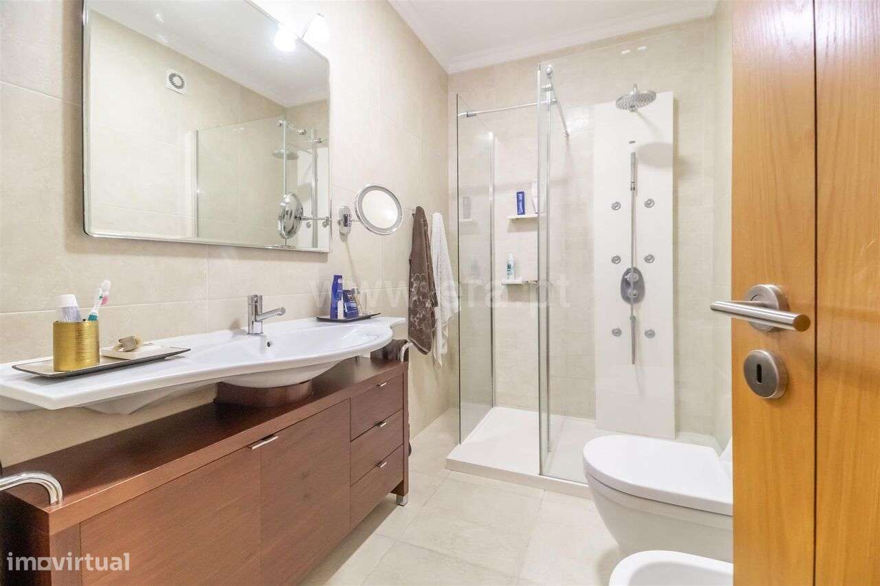 Moradia em Banda T4 / Fundão, Fundão-14