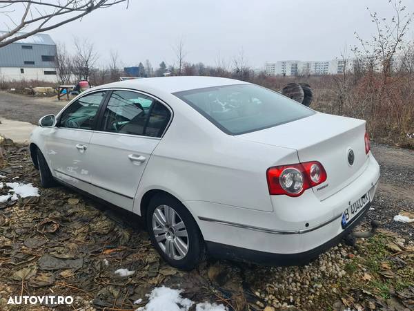 Volkswagen Passat 2.0TDI Comfortline DPF DSG - 6