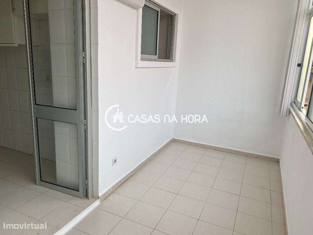 Apartamento T2 Avenida principal do Metro Almada - Grande imagem: 3/18