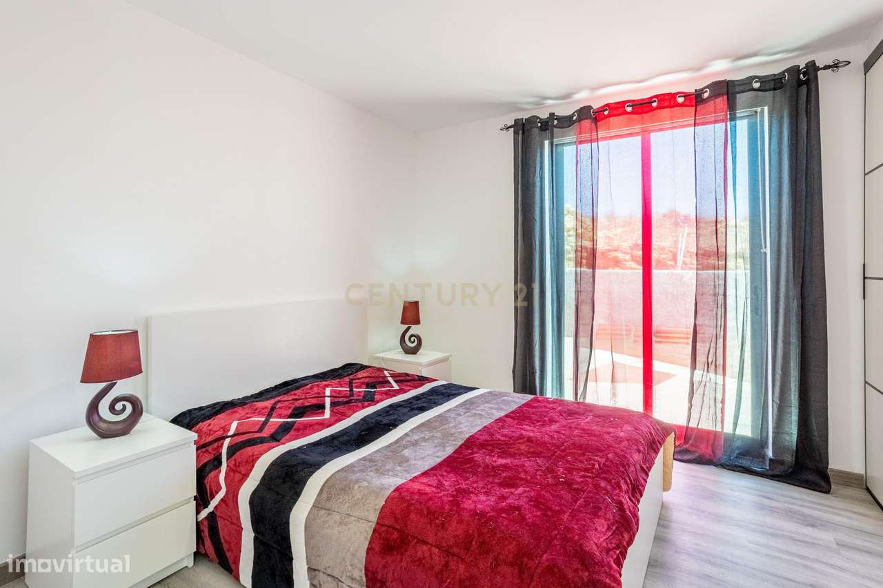 Moradia T3 + 1 com uma vista espetacular em Fonte Santa-18