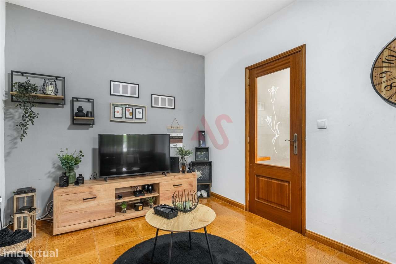 Moradia T3+3 com Duas Habitações Independentes – Excelente Oportunidad-18