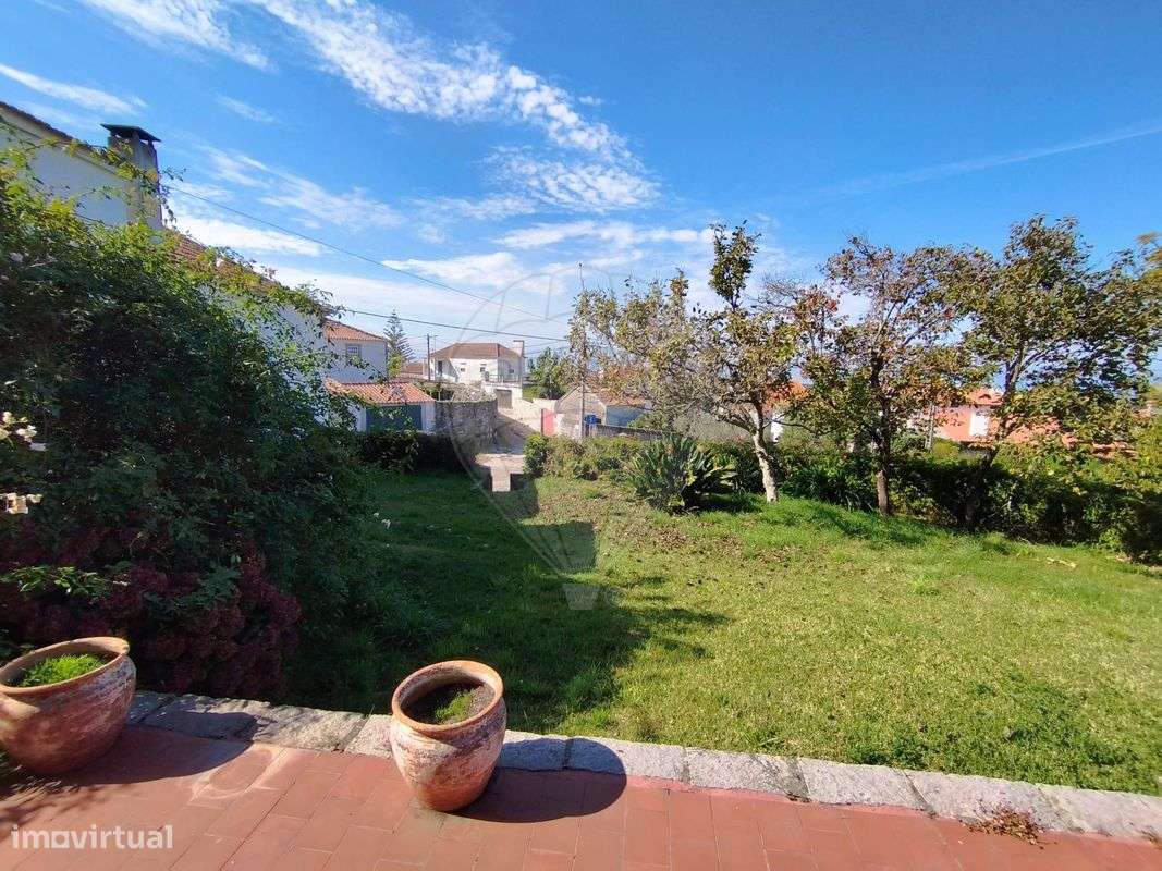 Moradia T6 para venda-8