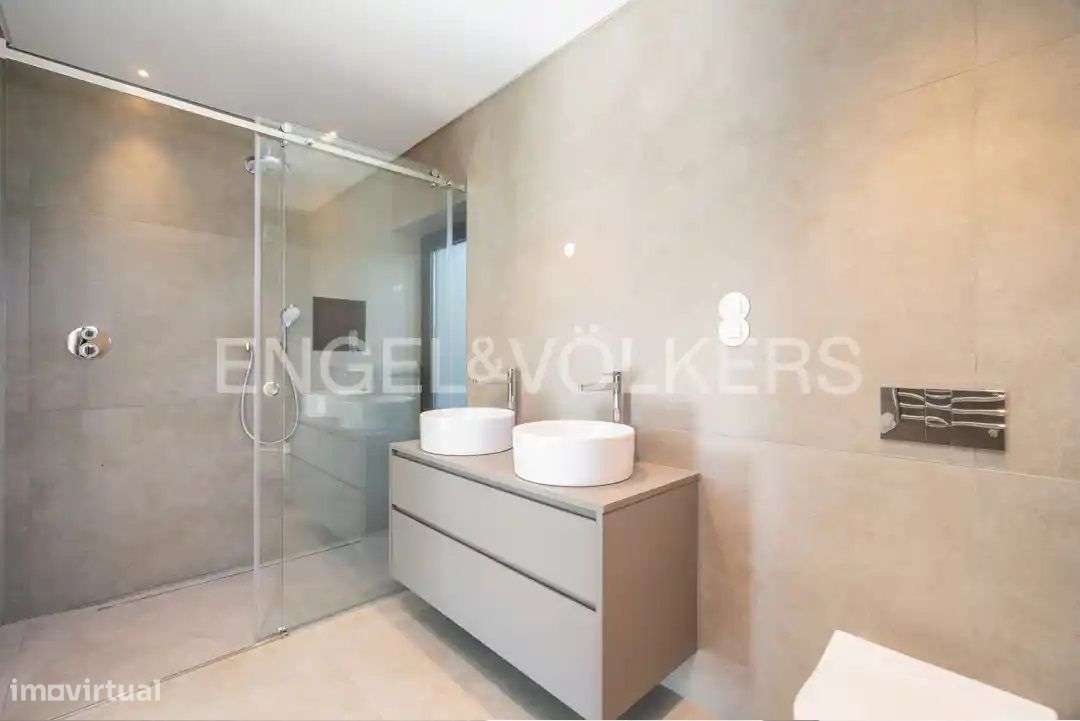 Moradia V4 Exclusiva perto do Carvoeiro-23