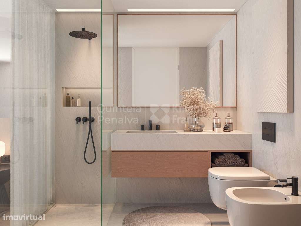 Apartamento T2 com varanda e garagem, Av. Duque D'Ávila - Grande imagem: 5/10