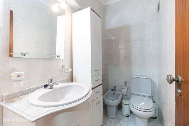 Apartamento T4 em Mafamude – Excelente Localização e Exposição Solar-8