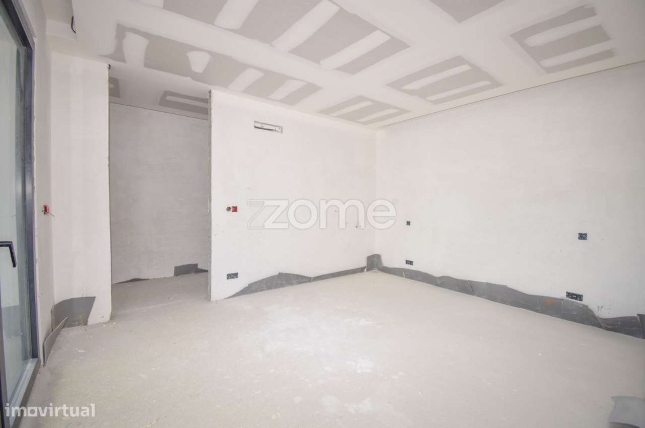 Moradia nova T4 luxo em condomínio privado no Barro em Loures-18