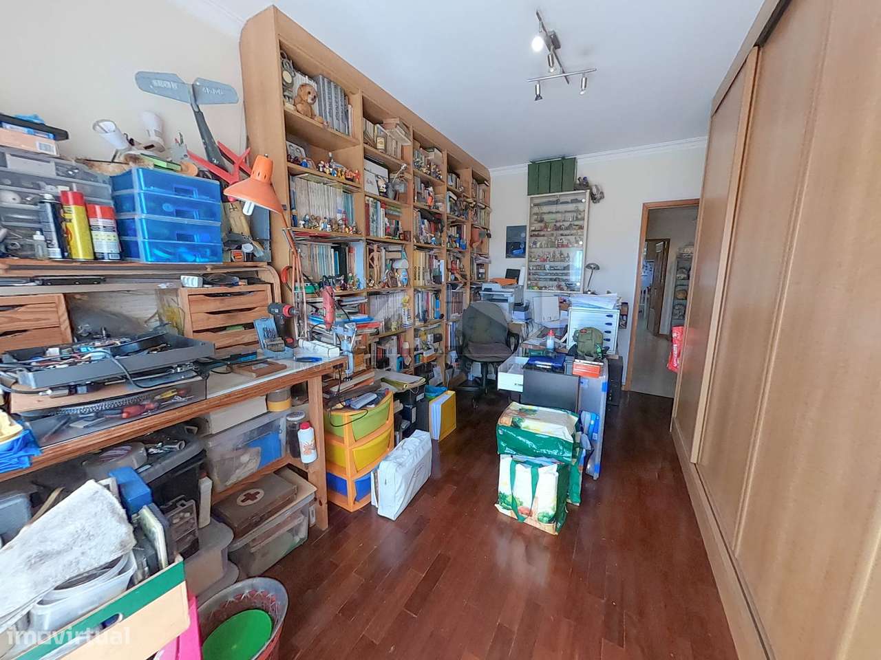 Apartamento T3 c/ Suite e garagem para dois carros-24