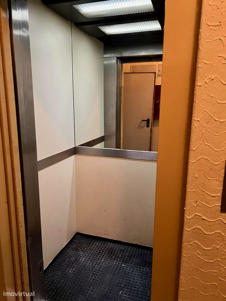 À venda de garagem em praça do Relogio, 2, Rio de Mouro - Grande imagem: 5/7