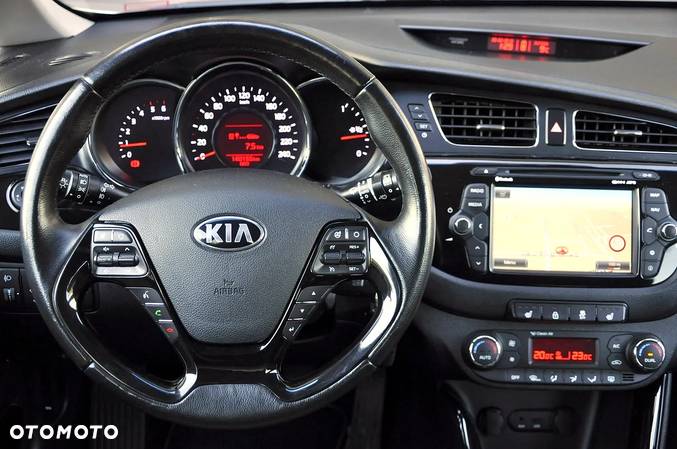 Kia Ceed 1.6 CRDi 128 ISG SW Platinum Edition - 13