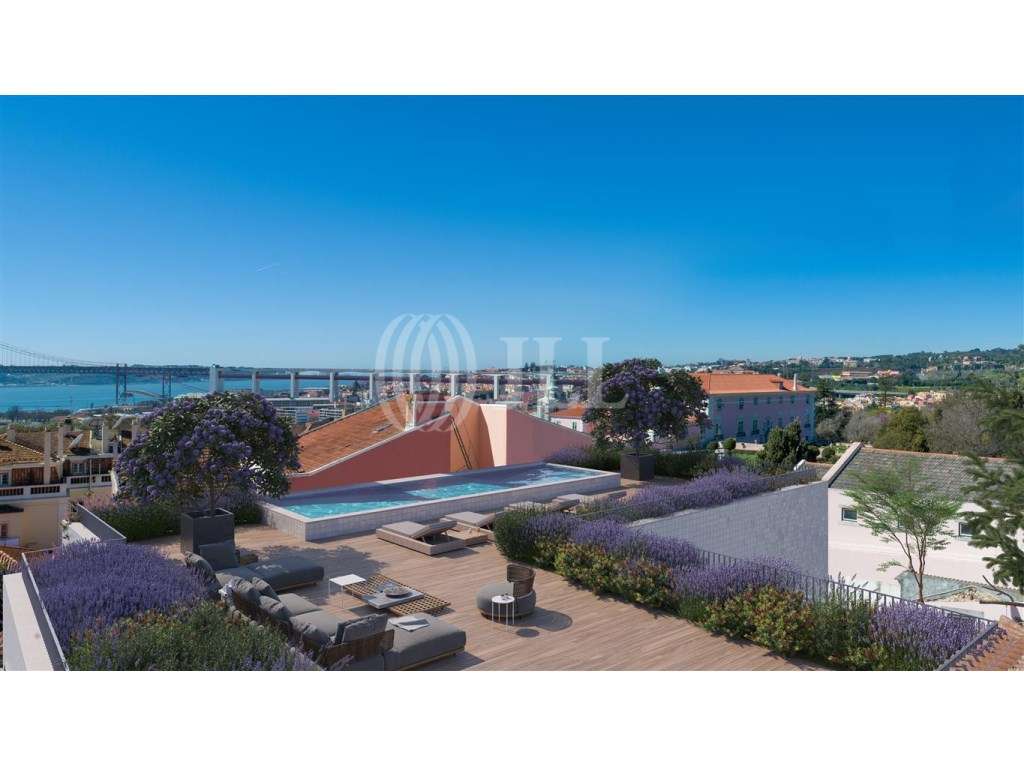 Apartamento T2 com varanda, no Real Calçada, em Lisboa-10