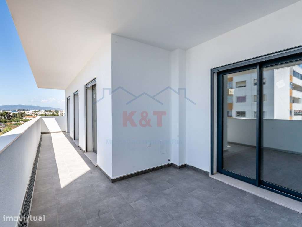 Apartamento T4 Novo com varanda e churrasqueira - Grande imagem: 1/32