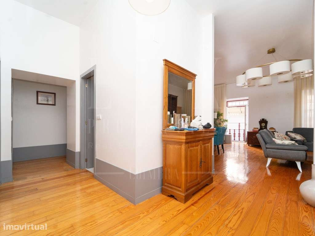 2º e 3º Andar com Sótão | Rua Ferreira Borges, Coimbra - Grande imagem: 4/43