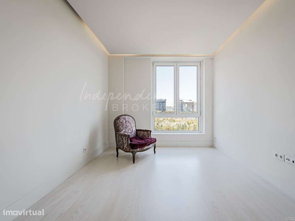 APARTAMENTO T3 TRANSFORMADO EM T2+1 NA AVENIDA CONSELHEIRO FERNANDO...-16