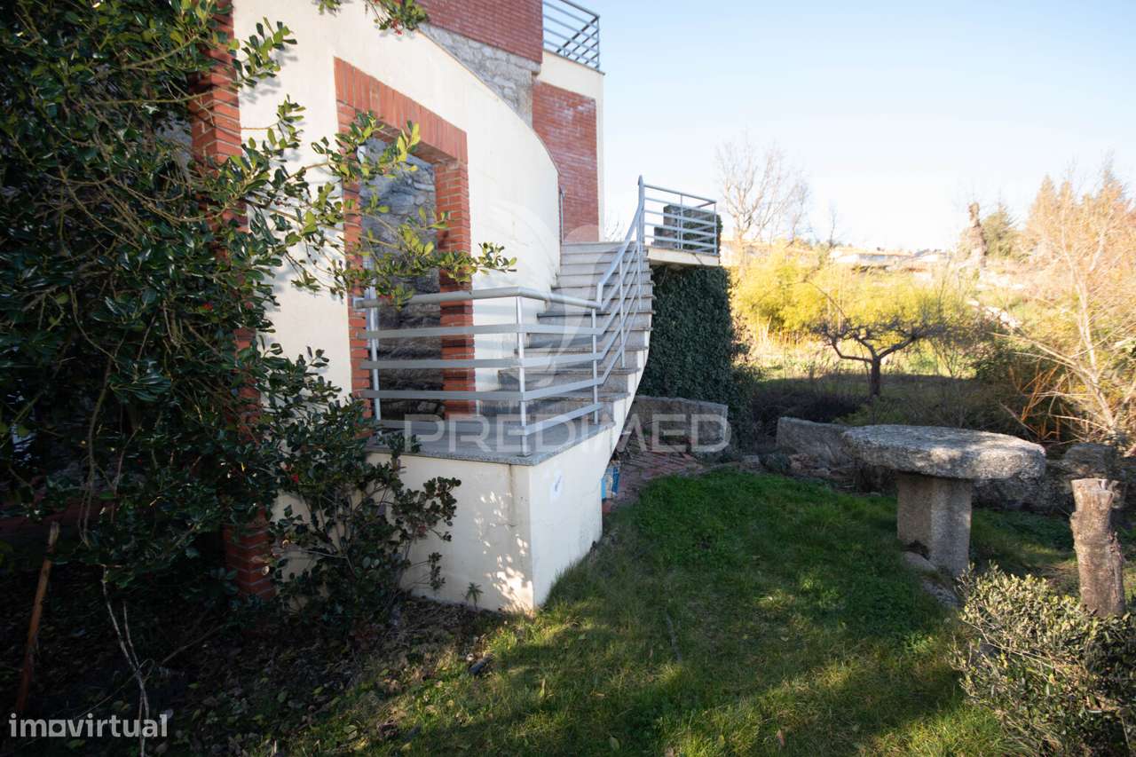 Moradia T3 na Guarda – Espaço, Conforto e tranquilidade Junto ao Rio - Grande imagem: 1/18