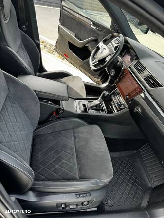 Skoda Superb Combi 2.0 TDI DSG 4X4 Sportline - 9