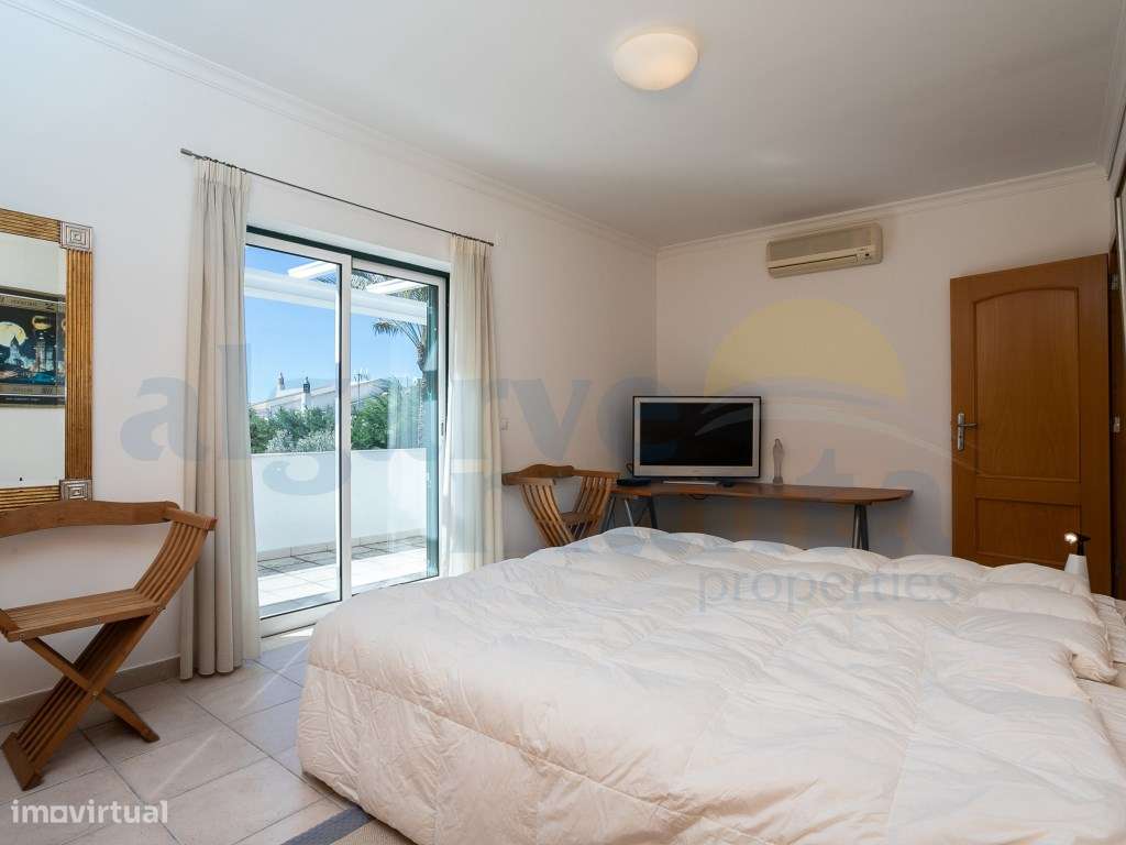 Moradia T5 com Jardim e Piscina + Lote Urbano para construção - Cas...-35