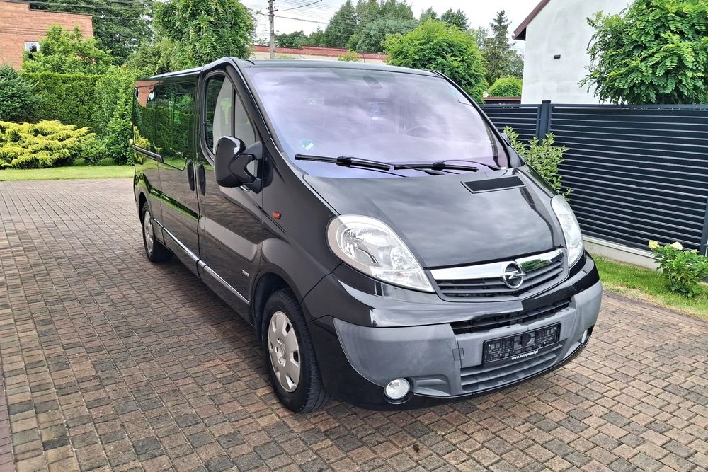 Opel Vivaro II (2014-2019) L2H1 2.9t Essentia 2014