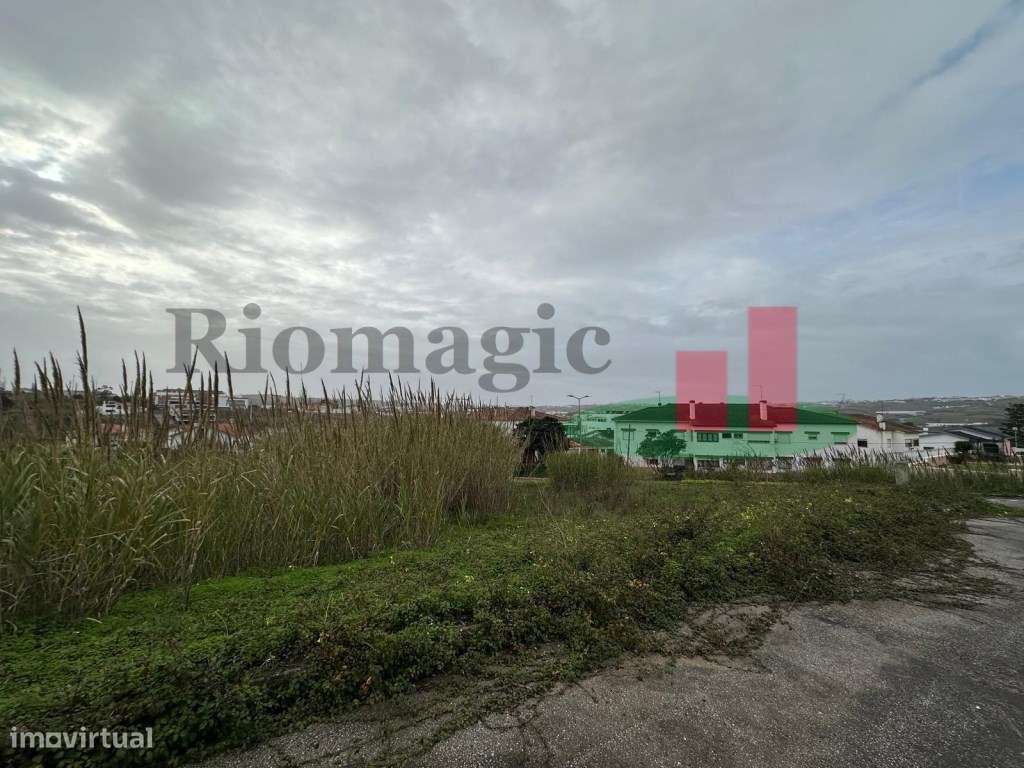 Lourinhã - Lote de Terreno para Construção Prédio de Habitação - Grande imagem: 2/5