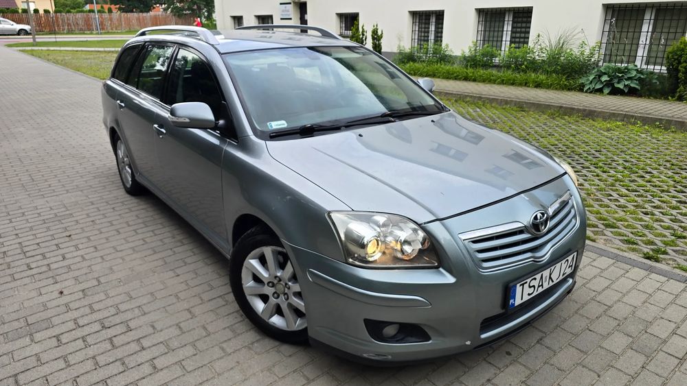 Toyota Avensis II (2003-2009) 2.0 D-4D Premium 2008