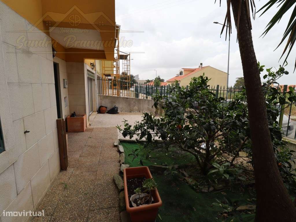 Moradia T4 com Logradouro e Garagem-21