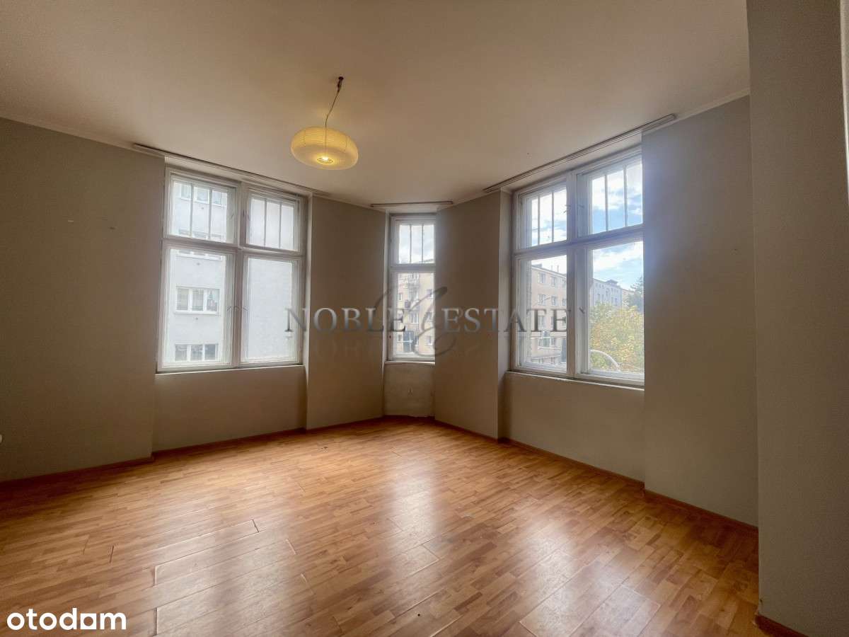 615884 - Pełny obrazek: 3/15