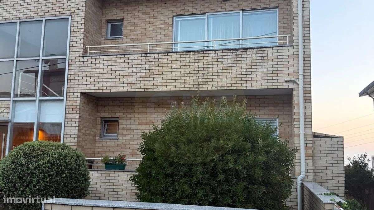 Apartamento T3 Duplex à venda em Mafamude Vila Nova de Gaia