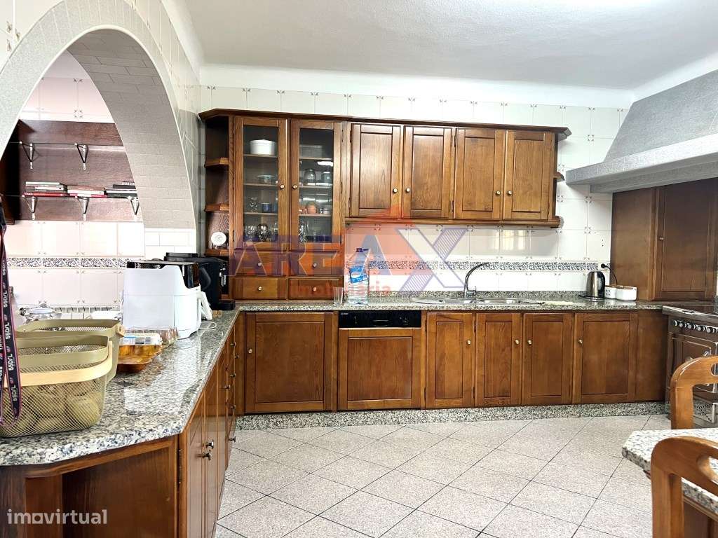 MORADIA BI-FAMILIAR-25