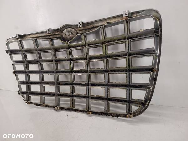 Chrysler 300C 1 I grill atrapa - 12