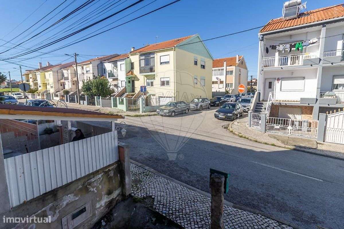 Moradia – Corroios - Mais