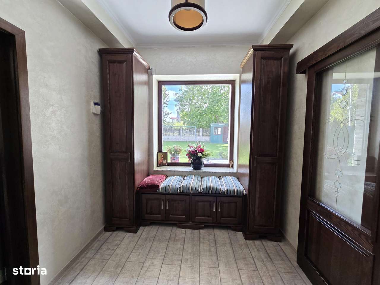 Vila P+1E+M, zona Arcasilor-9