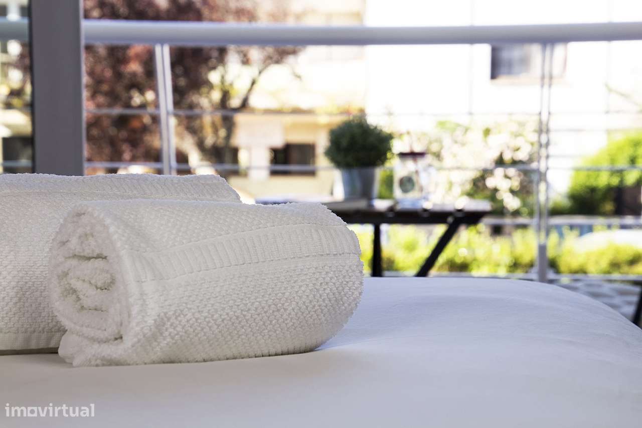Premium T1 Aveiro Centrum | Terraço Exclusivo 33m² | Business Ready - Grande imagem: 3/16