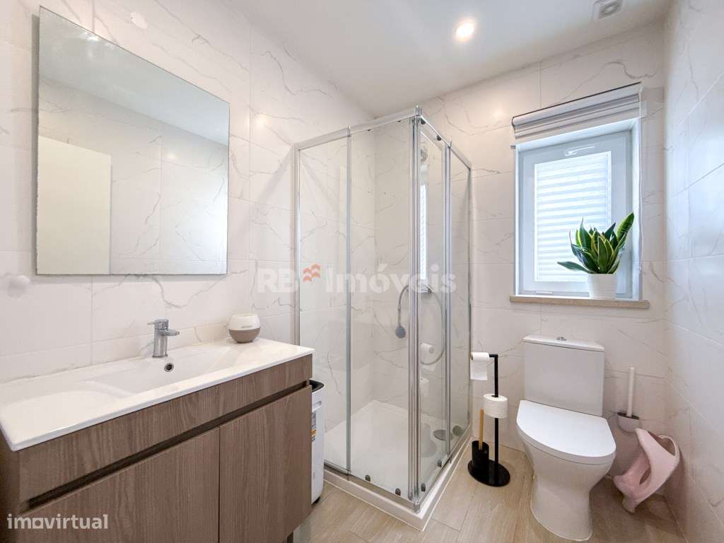 Apartamento T3 Semi-Novo, c/ Garagem - em Constância-33
