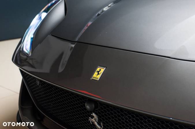 Ferrari 812 Superfast - 12