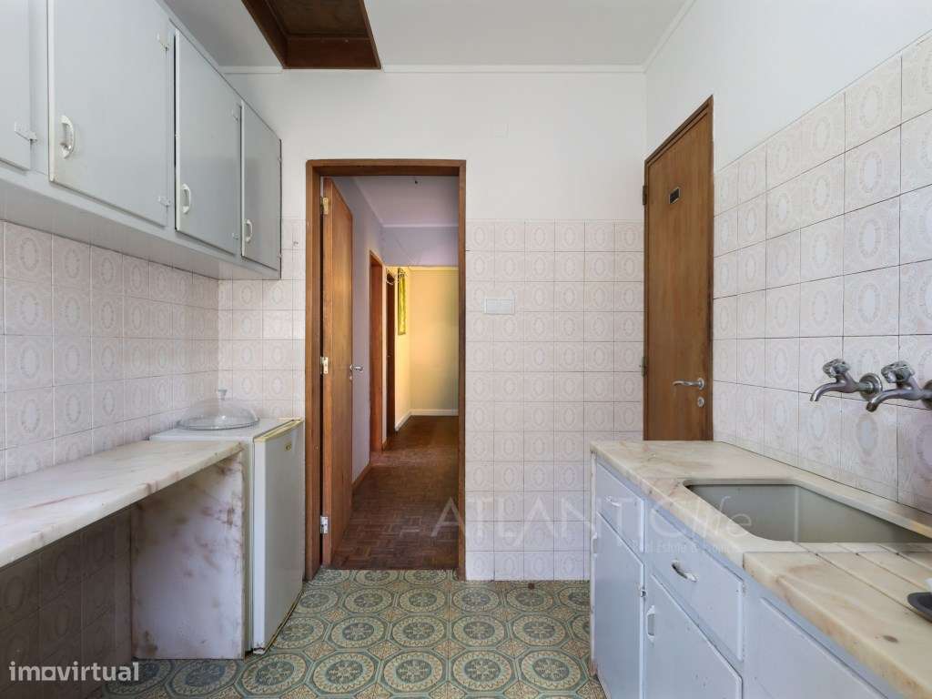 Moradia T6 em Monte Abraão-22