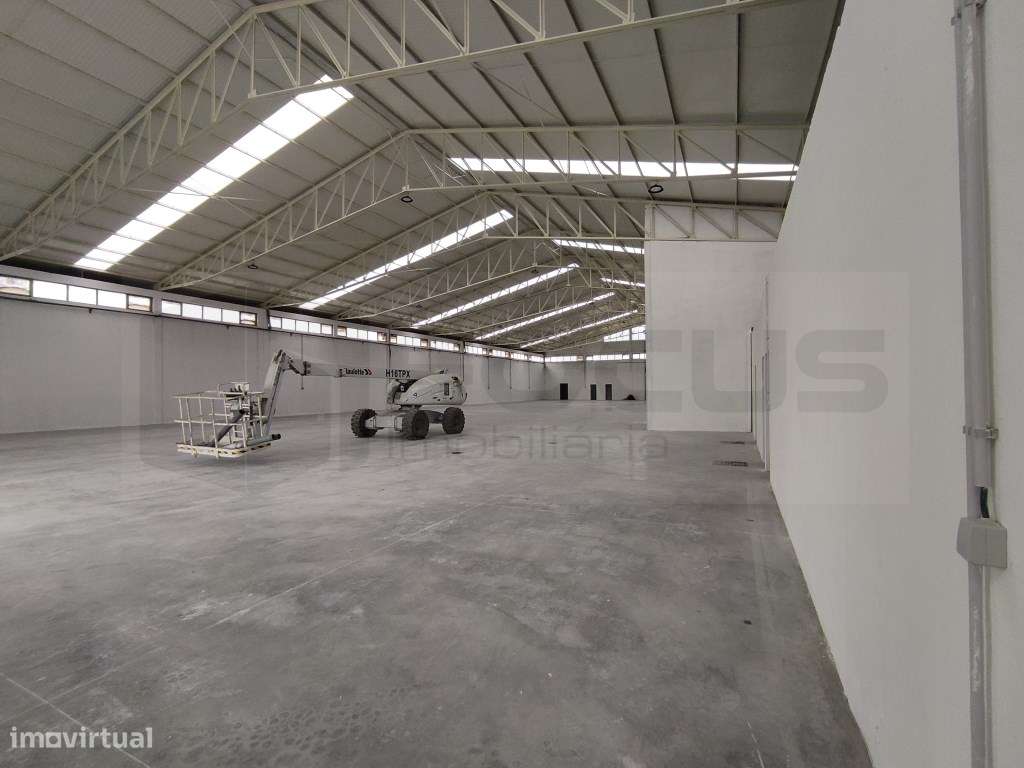 Armazém para arrendamento - Zona Industrial de Oiã - Grande imagem: 3/24