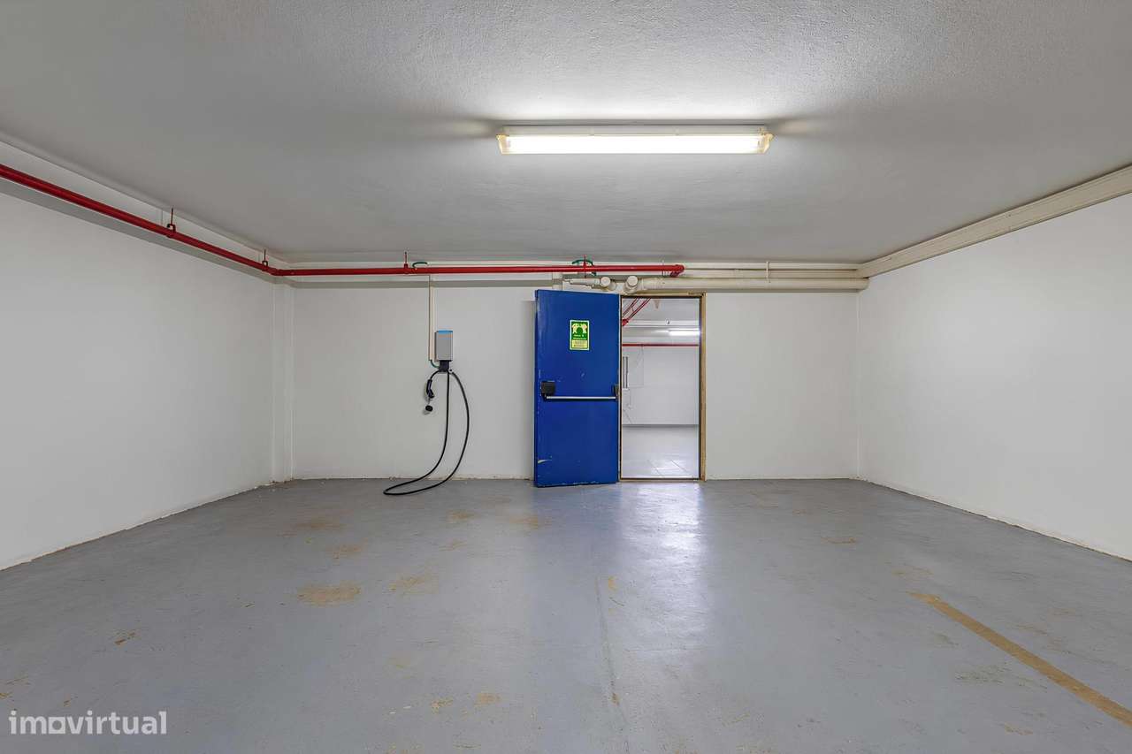 Venda | Loja de 670 m2 | 15 m de fachada | Garagem-38