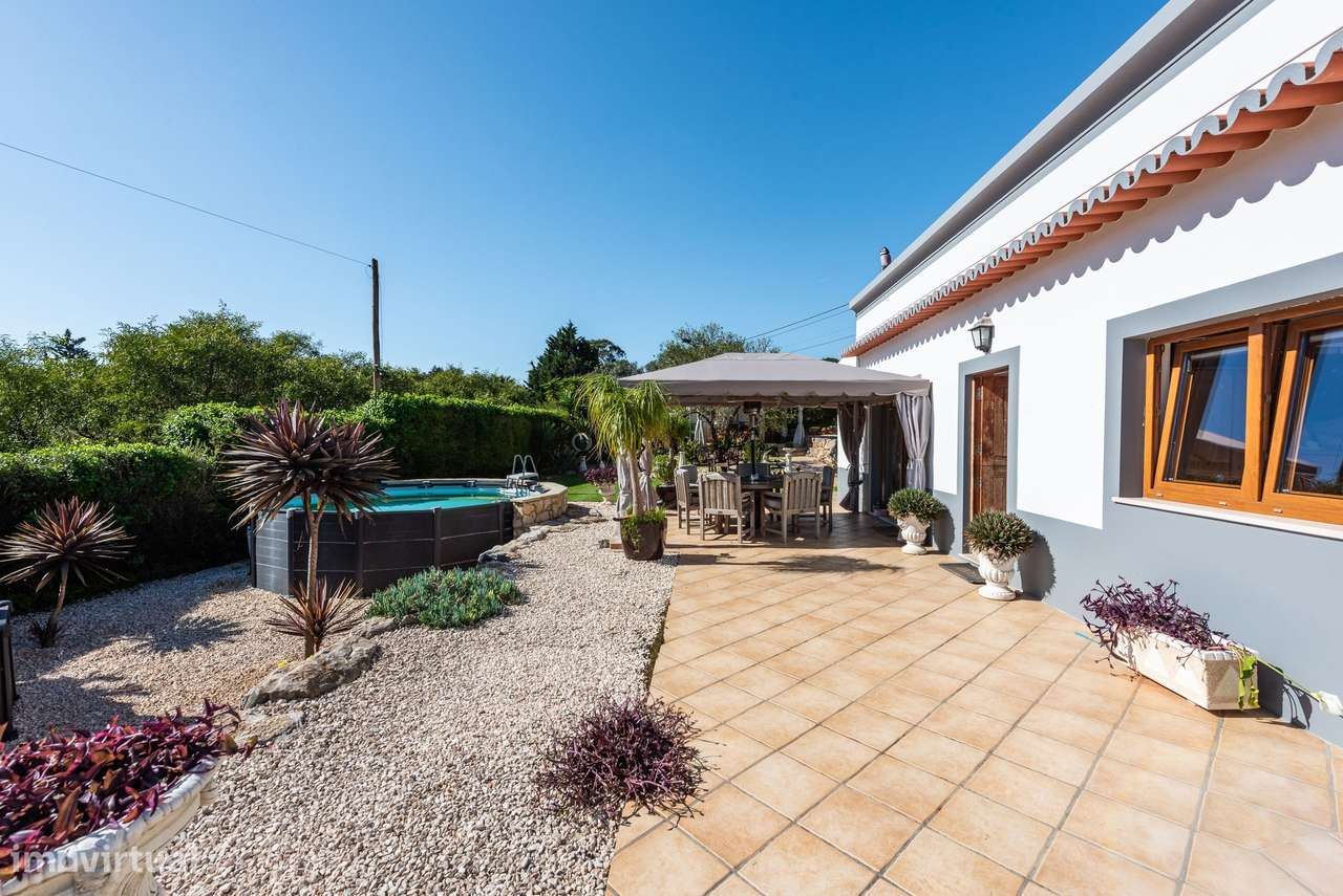 Casa tradicional reformada com grande jardim em Budens-18