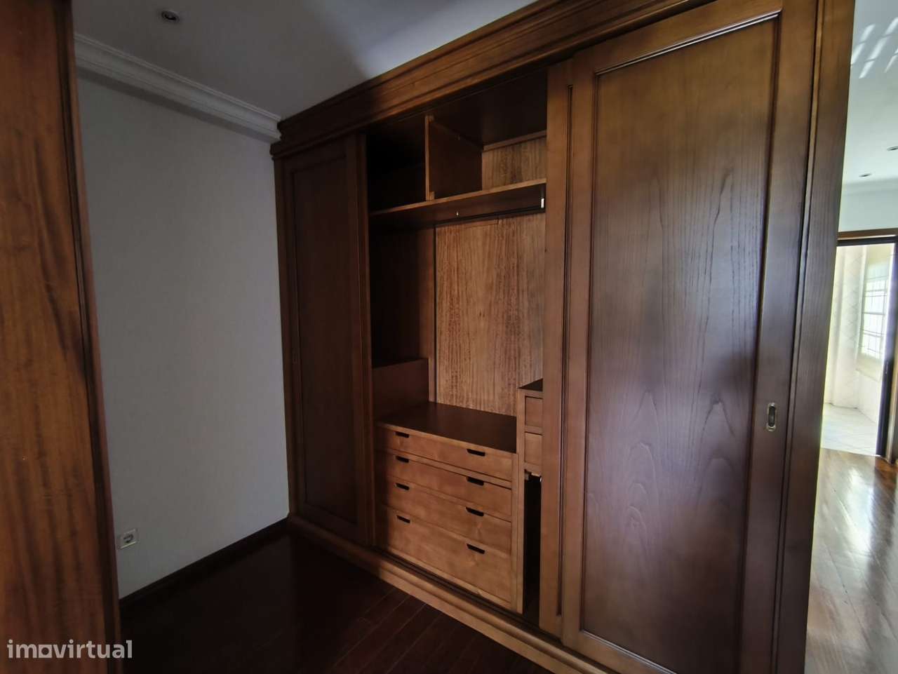 Moradia Isolada T5+1 com Piscina – S. Bernardo.-17