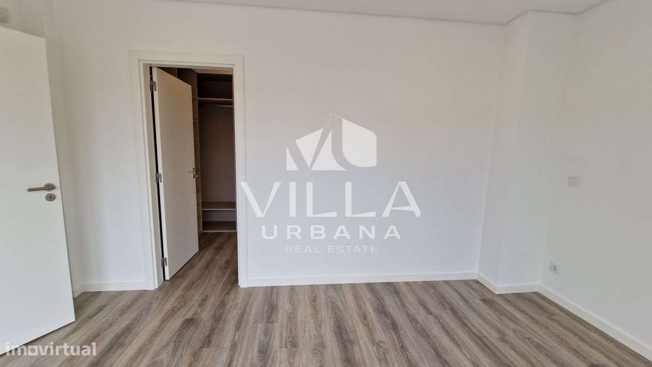 Moradia T3+1 no Centro da Charneca da Caparica-19