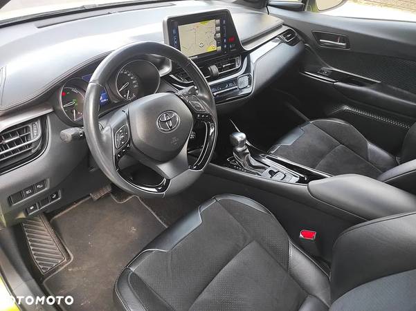 Toyota C-HR Hybrid Style Selection - 7