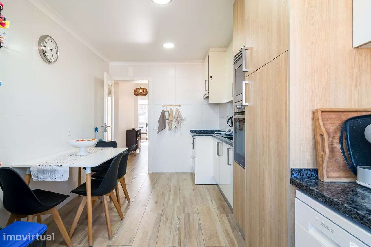 Refúgio acolhedor em São Domingos de Rana – T2+1 cheio de luz-18